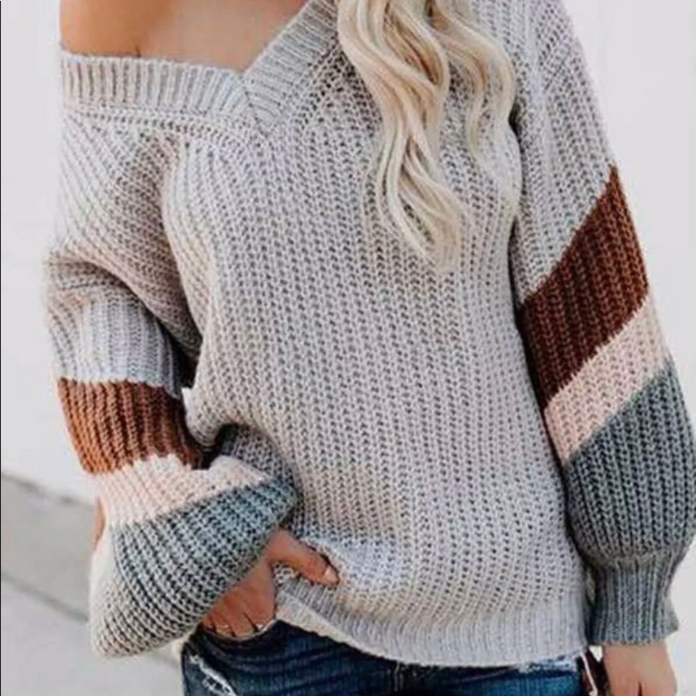 New Cozy Women’s V-neck Sweater Striped Sweater M